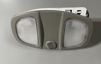 2002-2007 Chevrolet Equinox Torrent Saturn Vue Dome Map Light Gray OEM 02-07