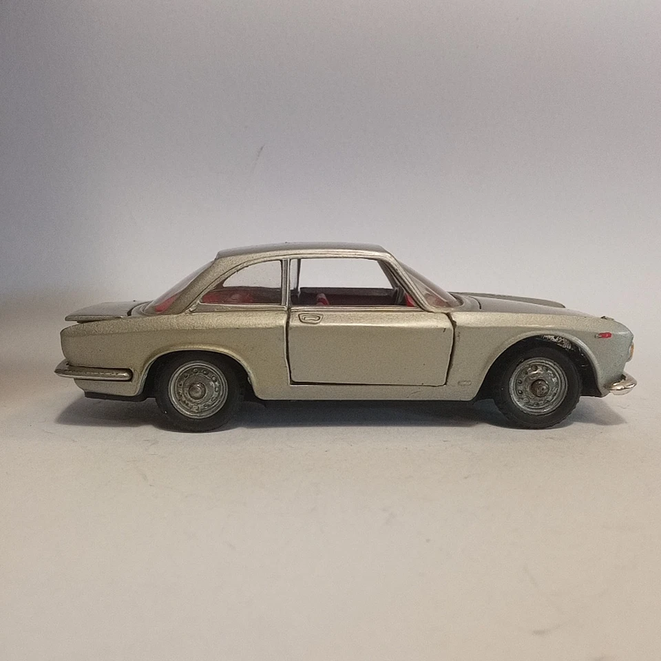 Politoys M Alfa Romeo Giulia GT art. 500 scala 1/43 Made in Italy - Immagine 4 di 4