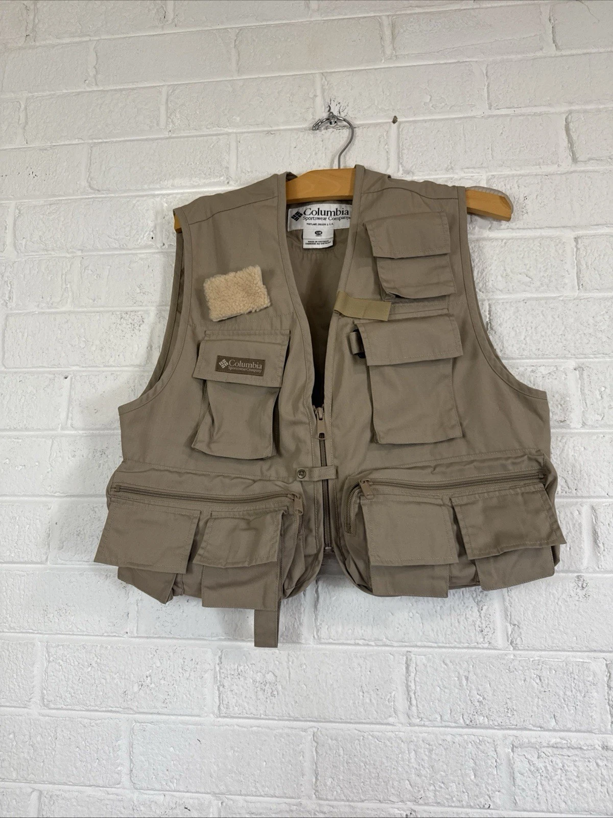 Columbia Vest Mens S/M Green Multi Pocket Outdoors Fishing Utility FM1380