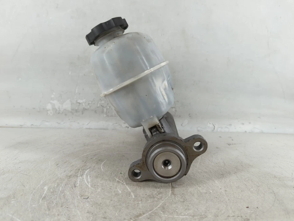 Cilindro maestro de freno Cadillac Escalade ESV 2003-2006 MXAUM Foto 3 de 4