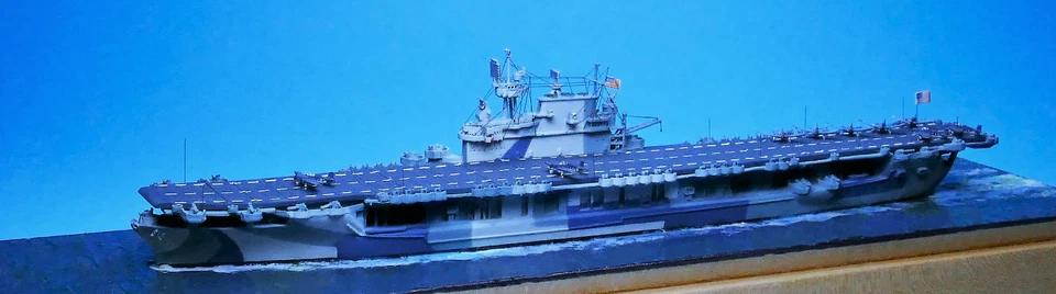 Schiffsmodell SPIDERNAVY "USS Enterprise", (SN-NT T1314 V), 1:1250, in Vitrine - Bild 3 von 4