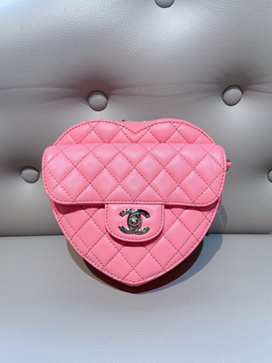 CHANEL シャネル　ハート　バッグチャーム　ケース ピンク Chanel Pink Heart-Shaped Bag with Chain(17/17/5.5)cm | eBay