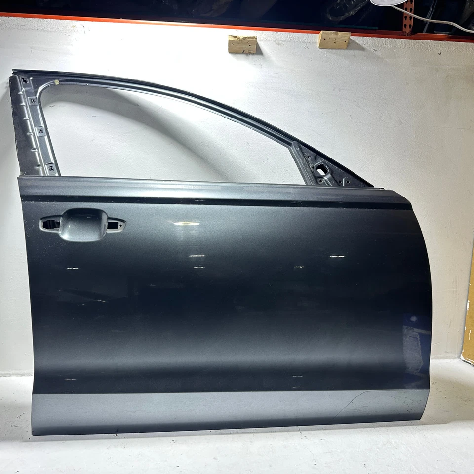 AUDI S6 2013-2018 PANEL DE CUBIERTA DE LA PUERTA DEL LADO DEL PASAJERO DELANTERO DERECHO *Z7S* OEM Foto 2 de 4