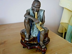 Chinese Shiwan Mud Man Figurine On Original Wooden Stand: Pipe Smoker