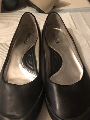 Women s Black Kenneth Cole Reaction  Black Flat Shoes Size 8.5