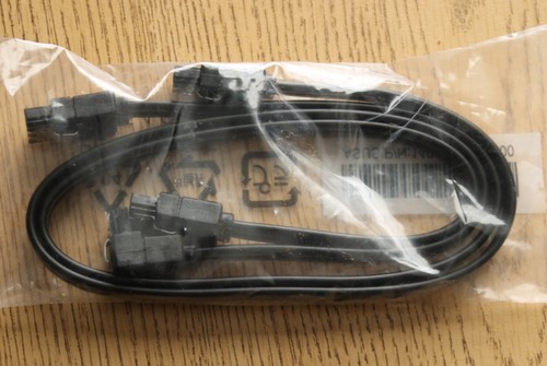 Original ASUS Internal SSD SATA III Data Cables Part No. 14013-00025000 - Picture 3 of 3