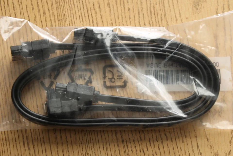 Cables de datos internos SSD SATA III originales ASUS Referencia Nº 14013-00025000 Foto 3 de 3