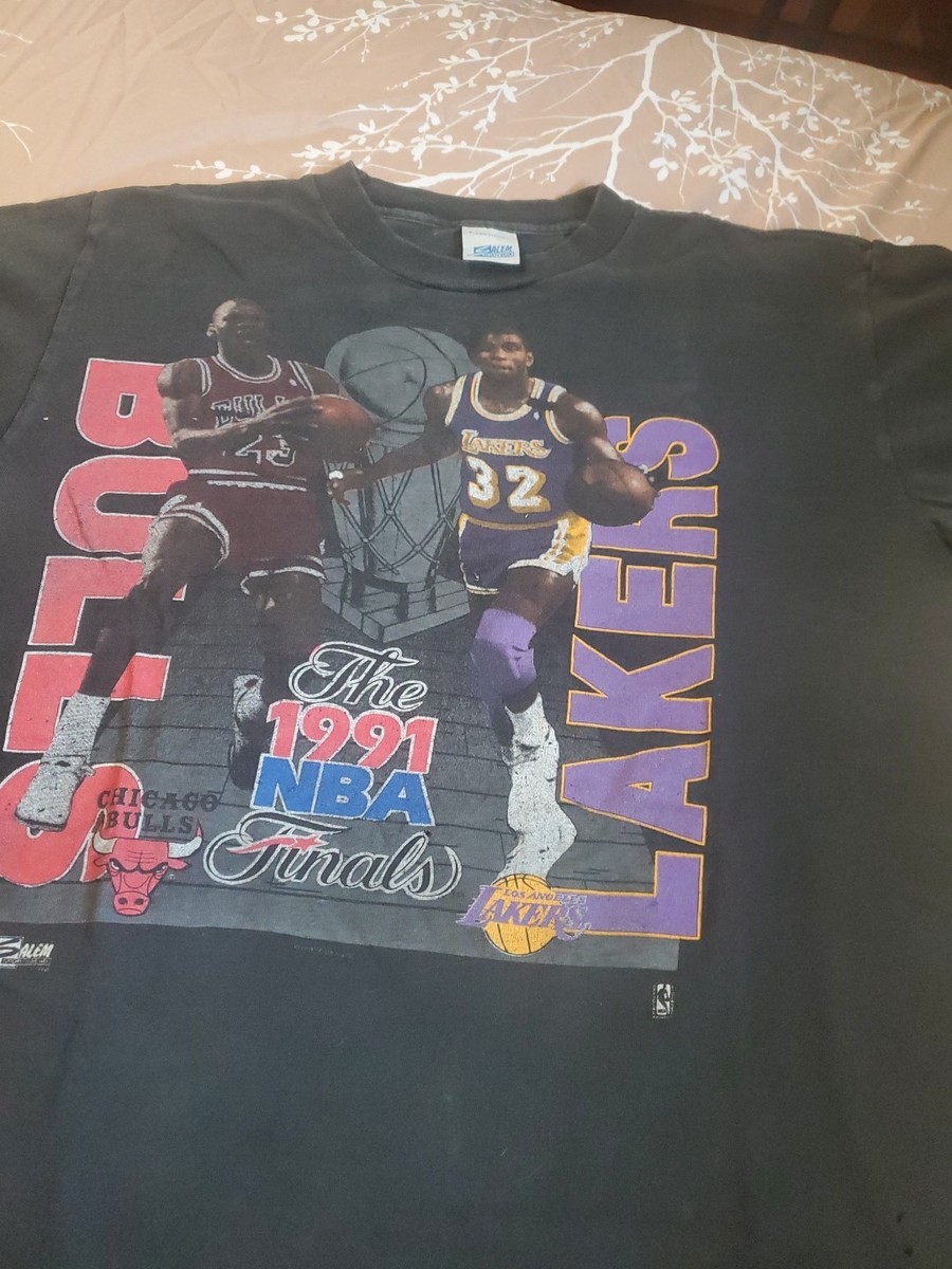 Vintage Salem Sportswear 1991 NBA Finals Bulls Vs Lakers T-Shirt
