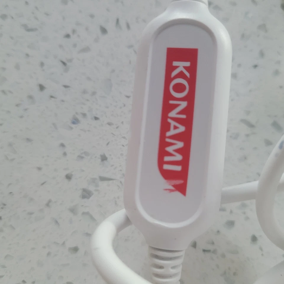 Konami Logitech Micrófono con Cable Modelo Nº E-UR-20 para Wii, Xbox 360, PS3 y PS2 Foto 4 de 4