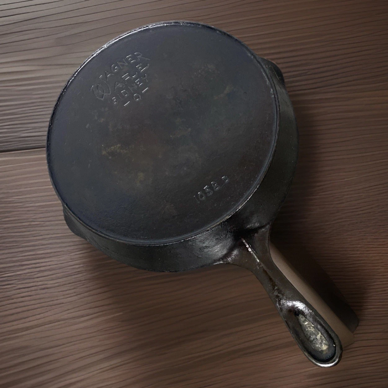 1920’s Wagner Sidney O 1058 D 10” Cast Iron Skillet - Heat Ring - Seasoned
Opens in a new window
