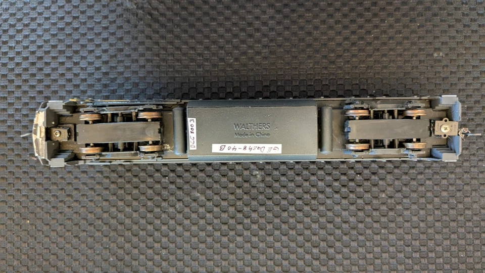 Walthers HO Diesel GE Dash 8-40B, Southern Pacific #8003 DCC, Runs good - Image 4 of 4
