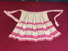 1940s Crochet pink and white waist apron
