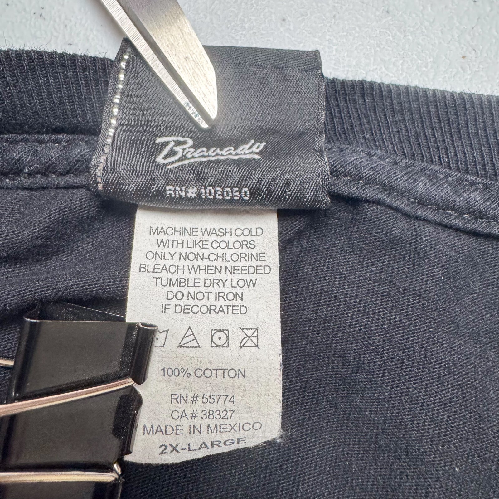 Harley Davidson Motorcycles Tee Mens XXL Black Skulls Oconomowoc Wisconsin Biker