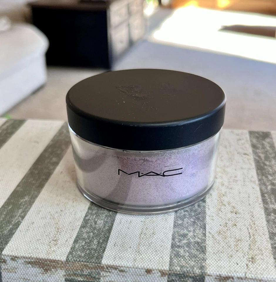 MAC - SWEETIE PIE Iridescent Loose Powder 30 G/1.1 Oz LARGE. DISCONTINUED! NEW! - Image 2 of 4