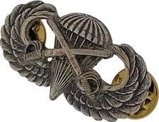 Airborne Cavalry Jump Wing Badge US Army Parachute 1st Cav Insignia Medal Pin