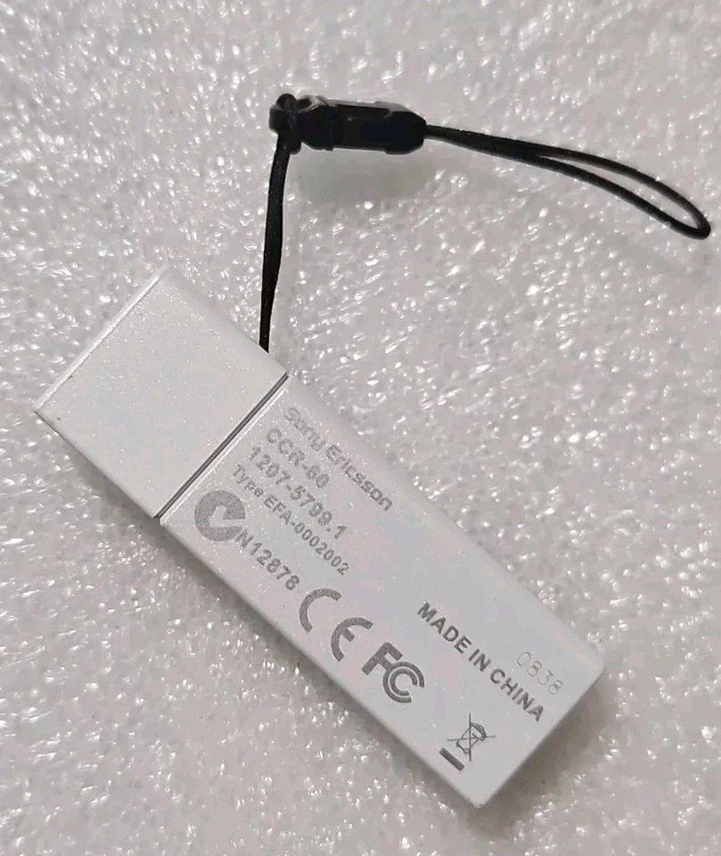 Sony Ericsson CCR-60 Memory Stick Micro M2 USB Card Reader - White - Image 2 of 4