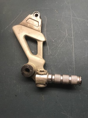 りんページ Kawasaki ZX 11 ZX11 Left Rear Passenger Foot Peg 35011-1640 | eBay