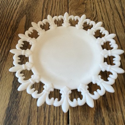 Westmoreland Milk Glass Round Plate vintage Fluer de Lis 7.5 