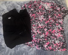 MINT CONDITION SCRUB SET  Size L Top- W/FIG PANTS Size M 