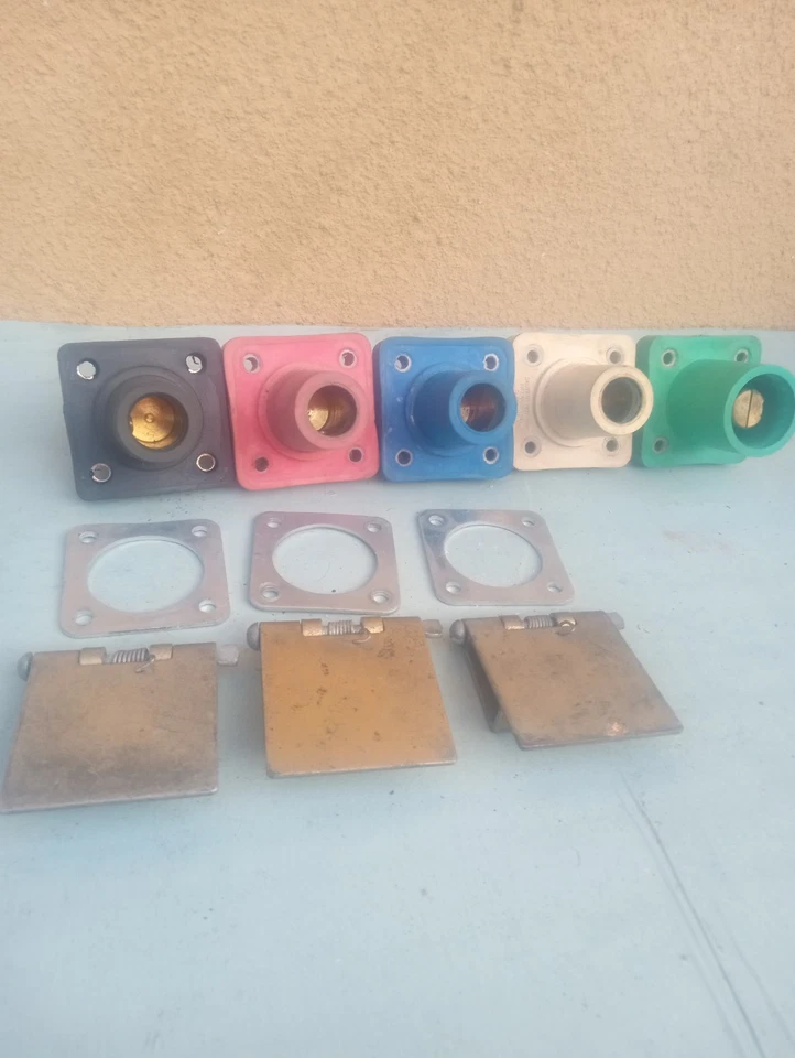 Crouse Hinds E1016 Series Panel Mount Generator Plug In Connector With Covers... - Image 2 of 4