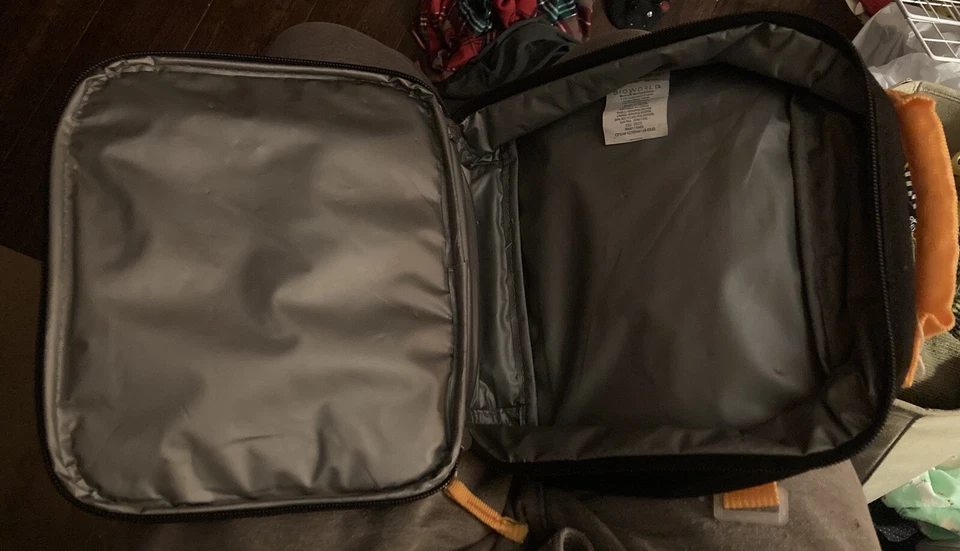 Lonchera aislada de lados suaves Dragon Ball Z Anime Bioworld Foto 2 de 4