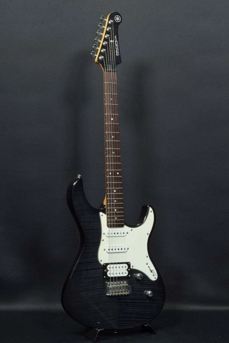 YAMAHA Pacifica / PAC212VFM