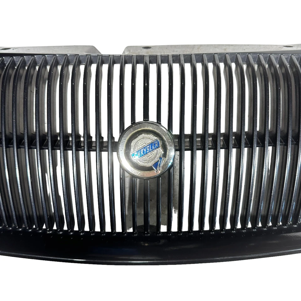 Chrysler Cirrus LXi 1998 OEM parrilla superior negra 97 98 Foto 3 de 4