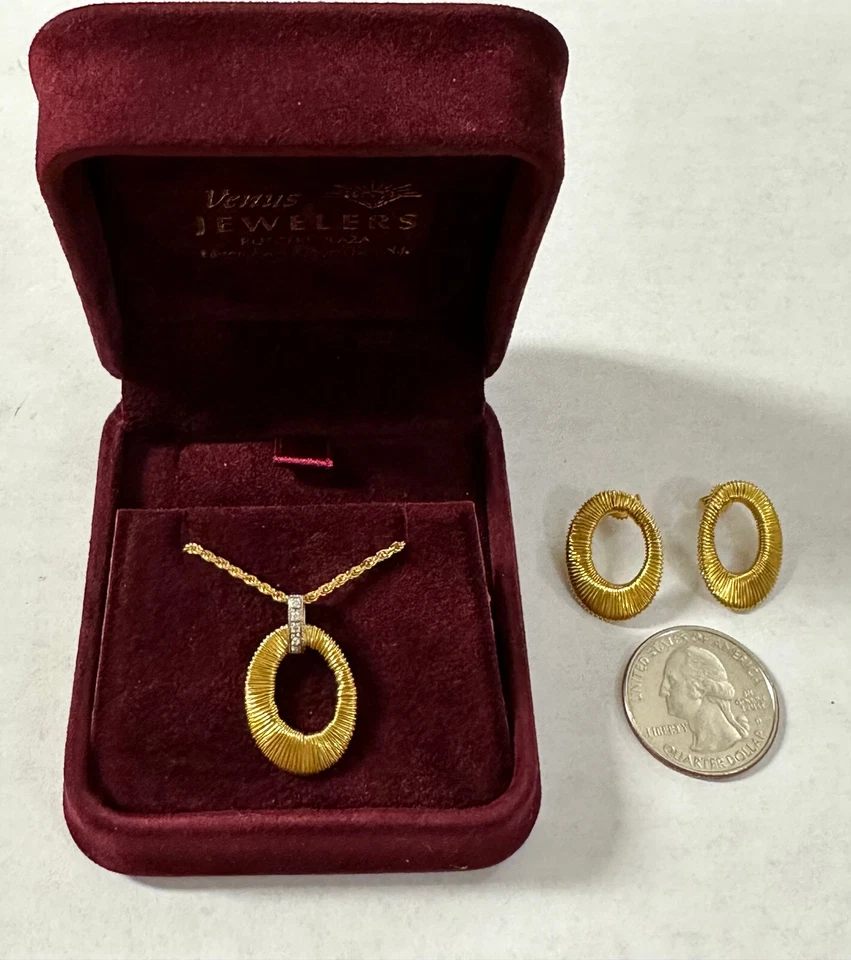 "COLGANTE Y PENDIENTES OVALADOS DE ORO AMARILLO Y DIAMANTES DE 18 QUILATES 750 CON COLLAR Y CAJA DE 14K 16""" Foto 3 de 4