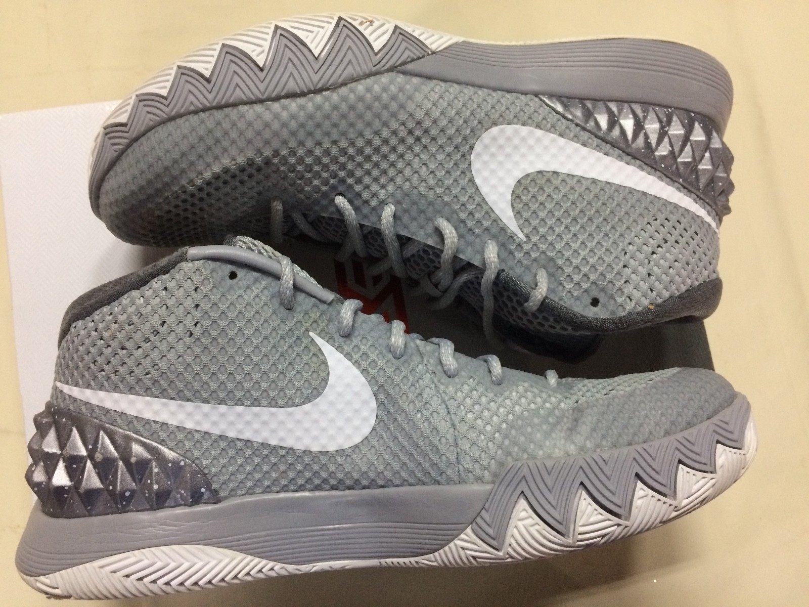 kyrie 1 wolf grey