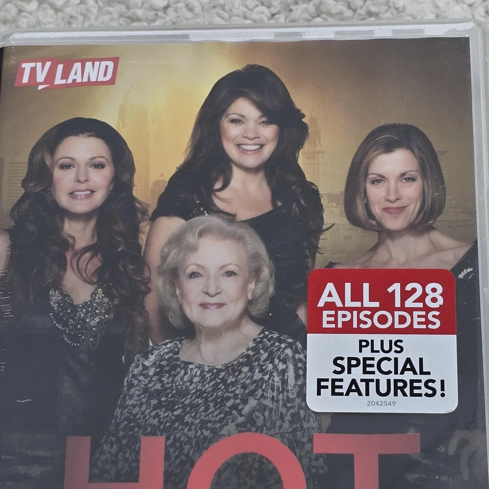 Hot in Cleveland The Complete Series DVD Box Set All 128 Episodes Sealed TV Land - Image 2 of 4