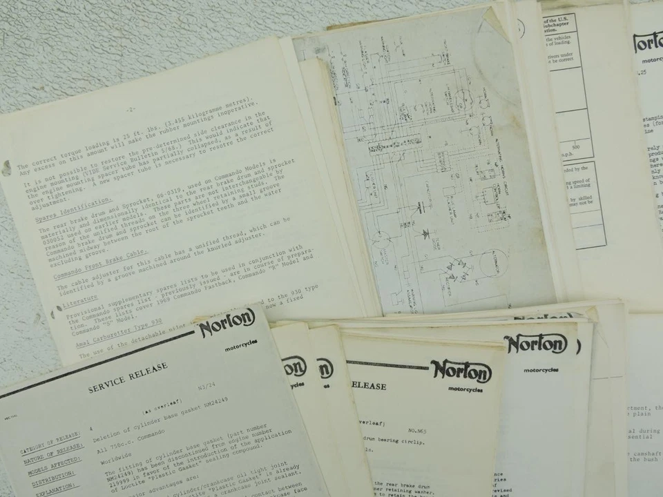 100+ boletines de lanzamiento de servicio de concesionario Norton de fábrica 750 850 Atlas Commando 663 Foto 4 de 4