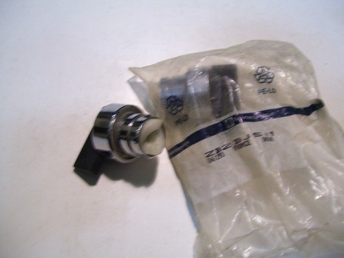 NEW LOT 2PCS SCHNEIDER TELEMECANIQUE ZB2BJ5 BLACK 2 POSITION SELECTOR SW P2814 - Picture 2 of 4