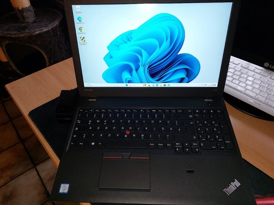 Lenovo ThinkPad T560 · i5-6300U · 16GB · 256GB, Foto 1 von 5