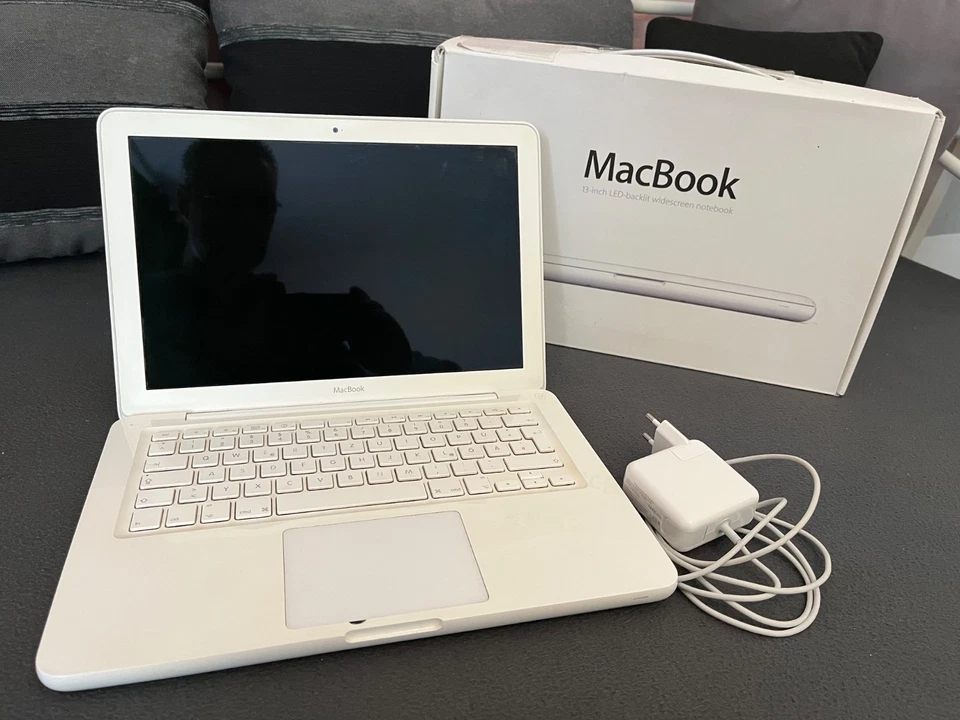 Apple MacBook A1342 33,8 cm (13,3 Zoll) Laptop - (2009), voll funktionsfähig! - Bild 2 von 4