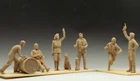 1/32 Resin WWII German Luftwaffe flight crew (6 men and dogs) Unpainted