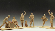1/32 Resin WWII German Luftwaffe flight crew 6 men and dogs Unpainted