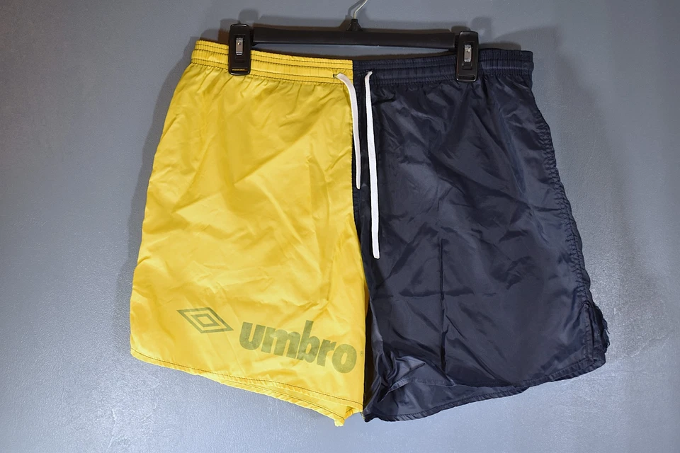 Umbro Retro Fútbol Pantalones Cortos Talla Hombre Grande, 100% Nylon, Amarillo y Azul, 6" Entrepierna Foto 2 de 4