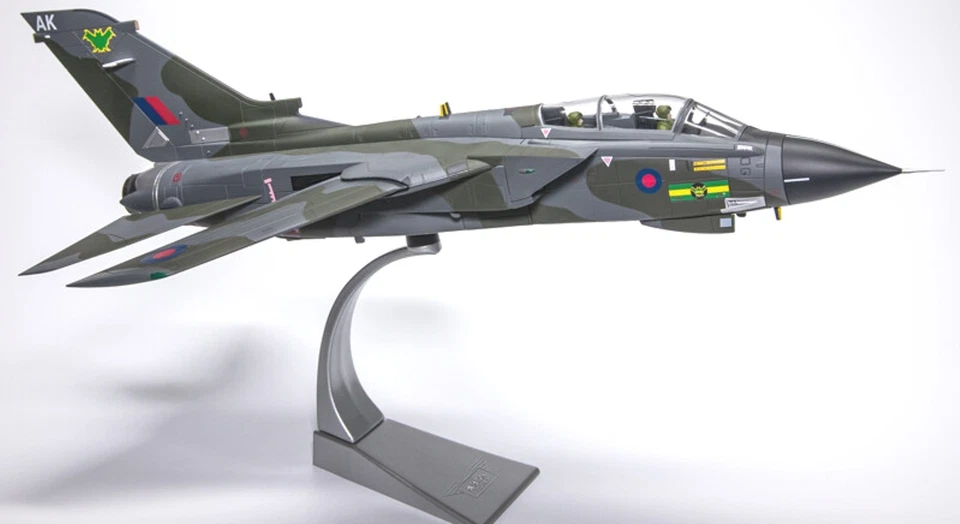 Corgi 1/48 Panavia Tornado GR.Mk 1 RAF No.9 Sqn, ZS748 Johnnie Walker AA29401 - Image 2 of 4