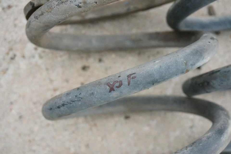 Par de muelles helicoidales delanteros izquierdo derecho OEM JAGUAR SERIE 1 68-73 XJ6 XJ12 Foto 4 de 4