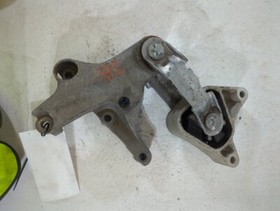 Mercedes A-class W176 A180 Cdi Amg 2012-2018 Engine Mount Driver Side N57