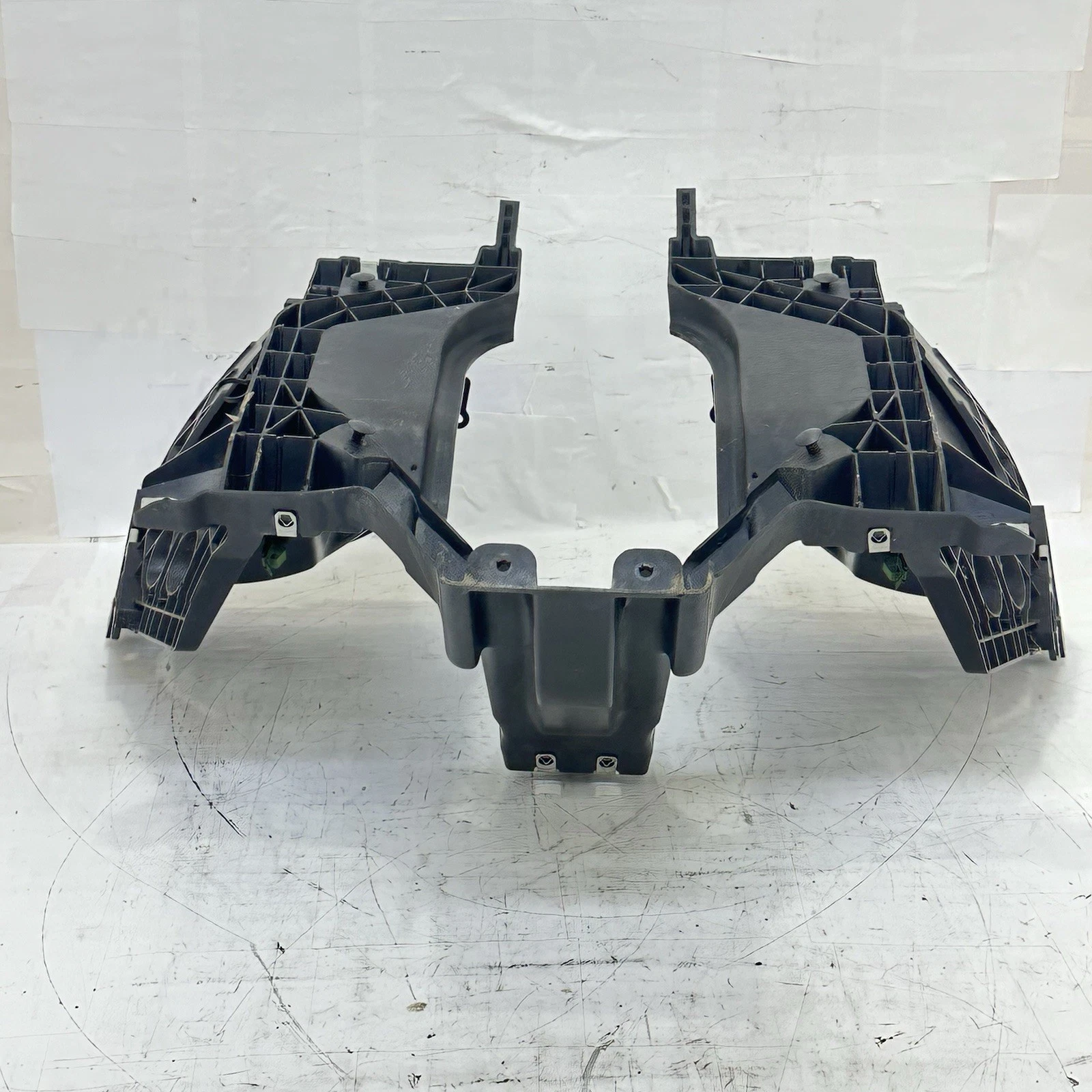 2012 CAN-AM SPYDER RT-S SE5 FRONT CONSOLE SUPPORT BRACKET HOUSING PLASTIC TRIM