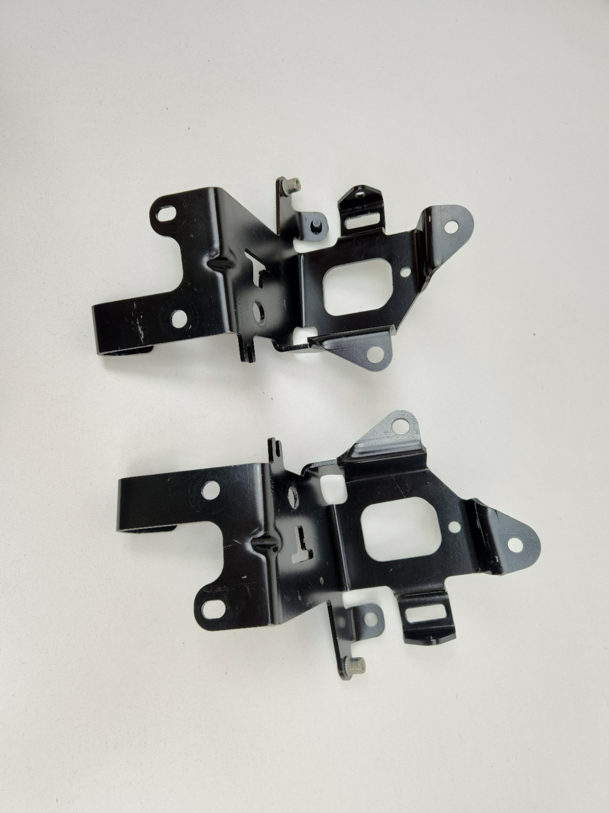 2015-2017 MCLAREN 675LT SEATBELT SEAT BELT SUPPORT BRACKET MOUNT SET PAIR OEM 