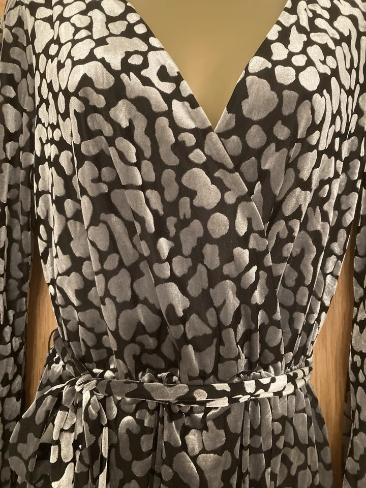 Oasis Animal Print Grey Silver Black Dress Long Sleeve New wt Tags Medium 12 14 - Image 3 of 4
