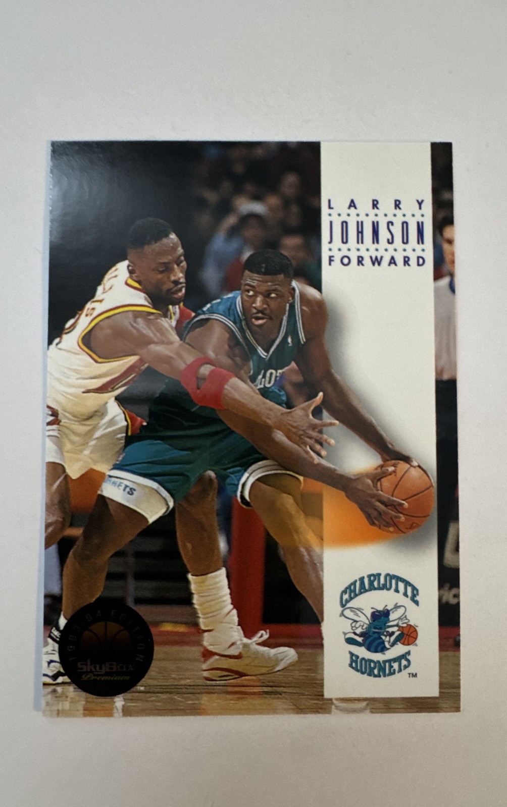 1993-94 Skybox Premium - Larry Johnson #39