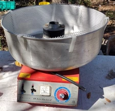Working Gold Medal "Deluxe Whirlwind" Cotton Candy Machine Model M-3008!