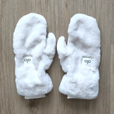 Alo Yoga Faux Fur Mittens Womens Size L/XL Ivory Excellent Condition