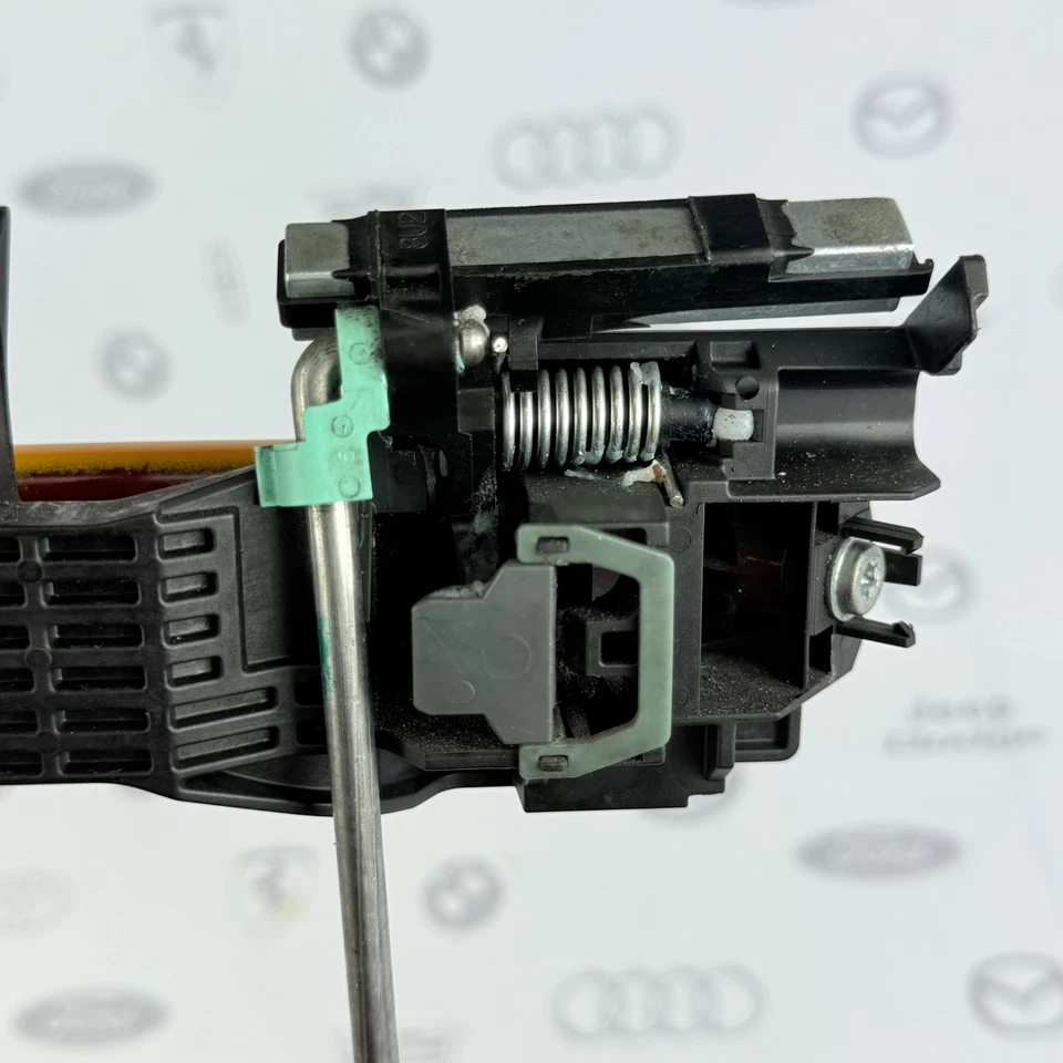 2011-2014 TOYOTA SIENNA Rear Left Side Slide Door Exterior Handle OEM 6920408020 - Imagem 4 de 4