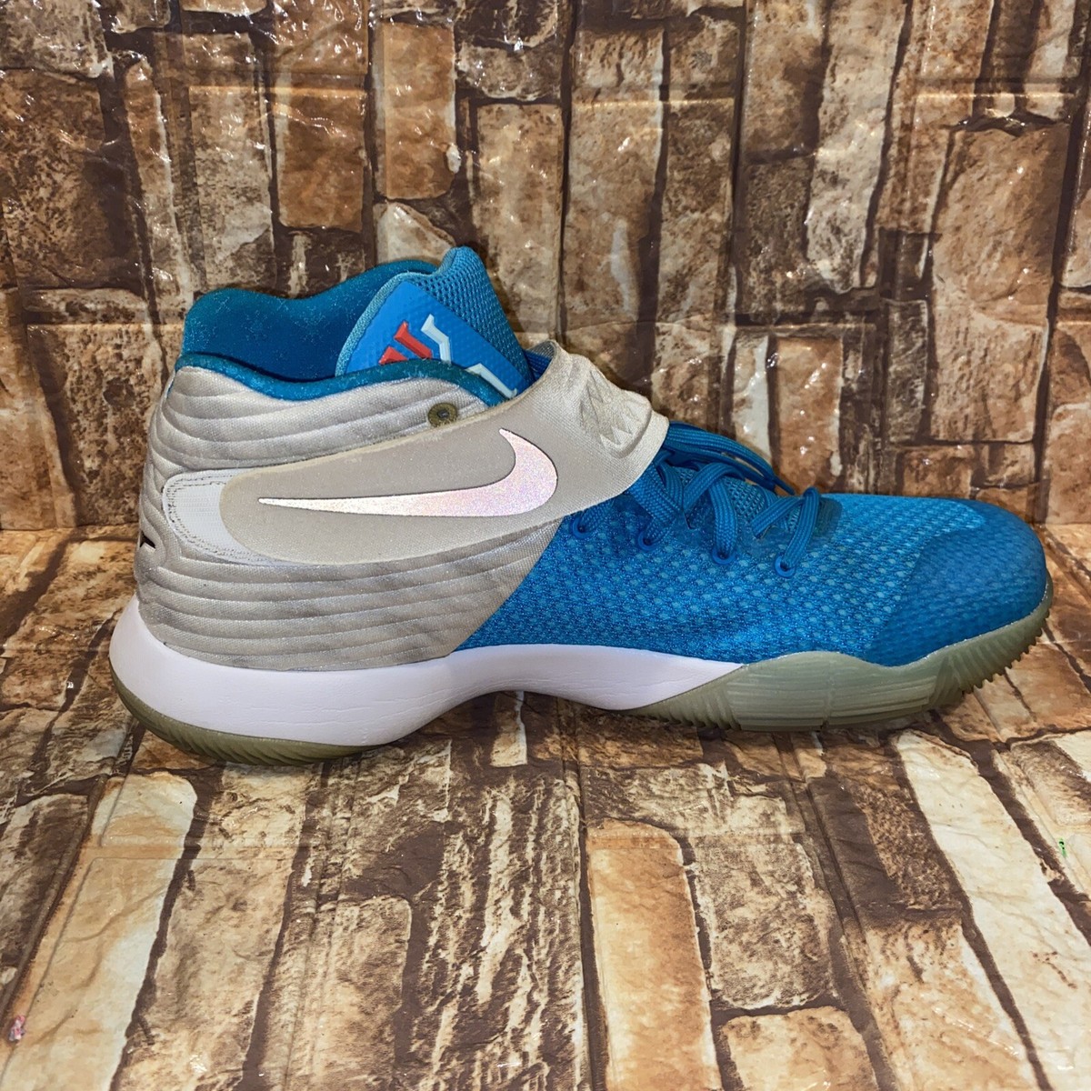 Nike Kyrie 2 XMAS Christmas Men's Size 14 Lobster Blue Lagoon