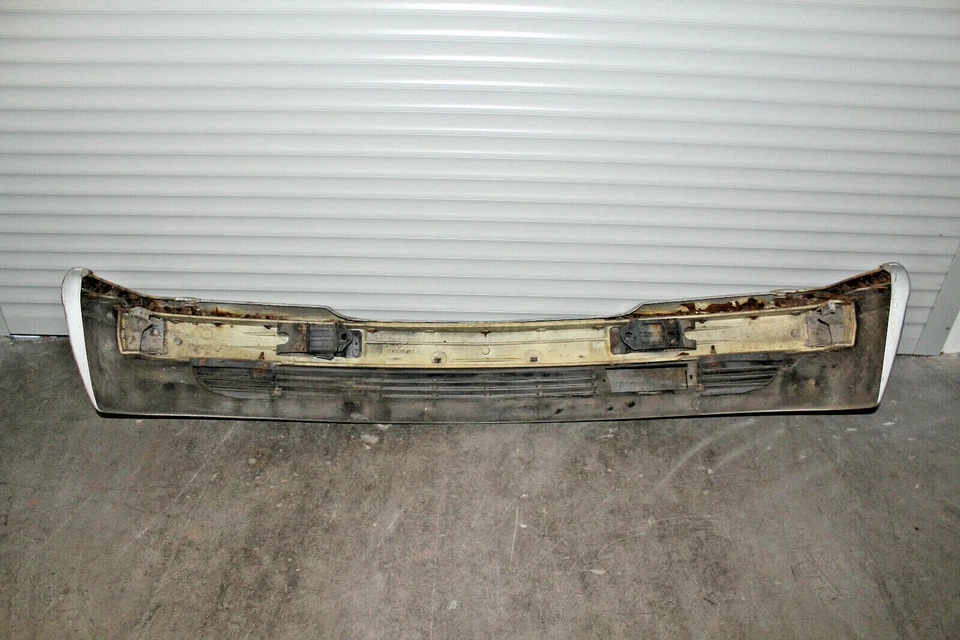 Parachoques delantero + soporte Mercedes Benz W126 500 SEL / 473 Champagne Foto 3 de 4