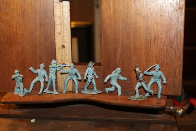 Vintage 1950's 60's Plastic Touy Soldiers Lot of 8 Light Blue Frontier Fighters